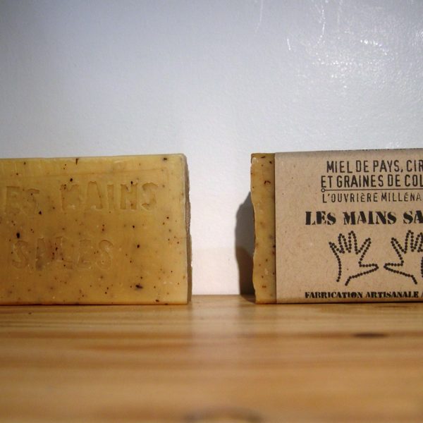 Savon de toilette surgras exfoliant Miel de pays, cire et graines de colza