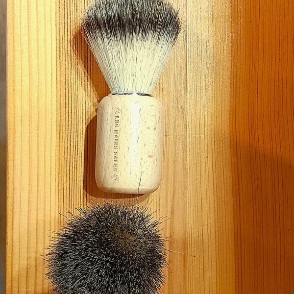 Blaireau de rasage en hêtre